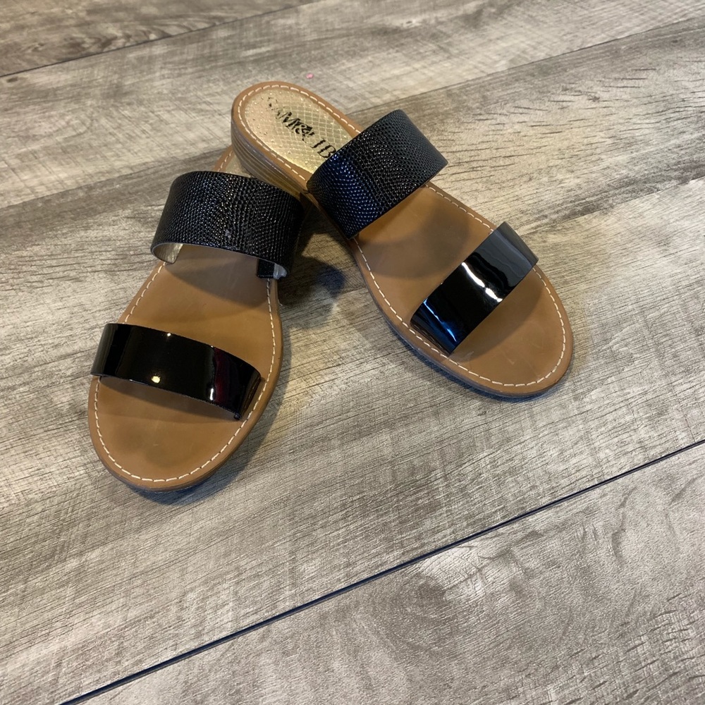 Sam & Libby Black Sandals Size 6